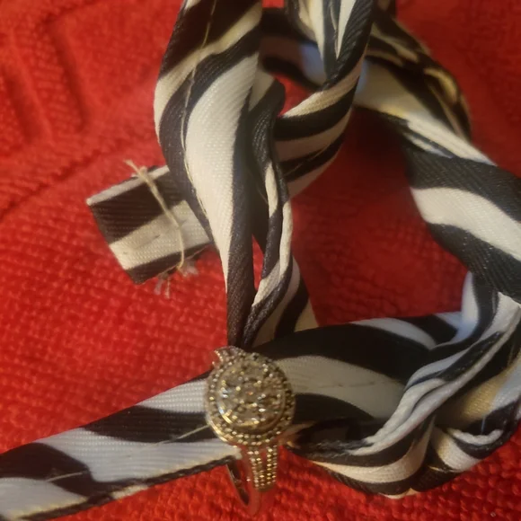 Women's 925 Sterling Silver Real Diamond 💎 Cluster Promise Ring - Picture 6 of 8